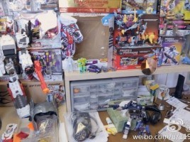 Transformers SDCC Metroplex Exclusive Generations Action Figure, via TFormers.com