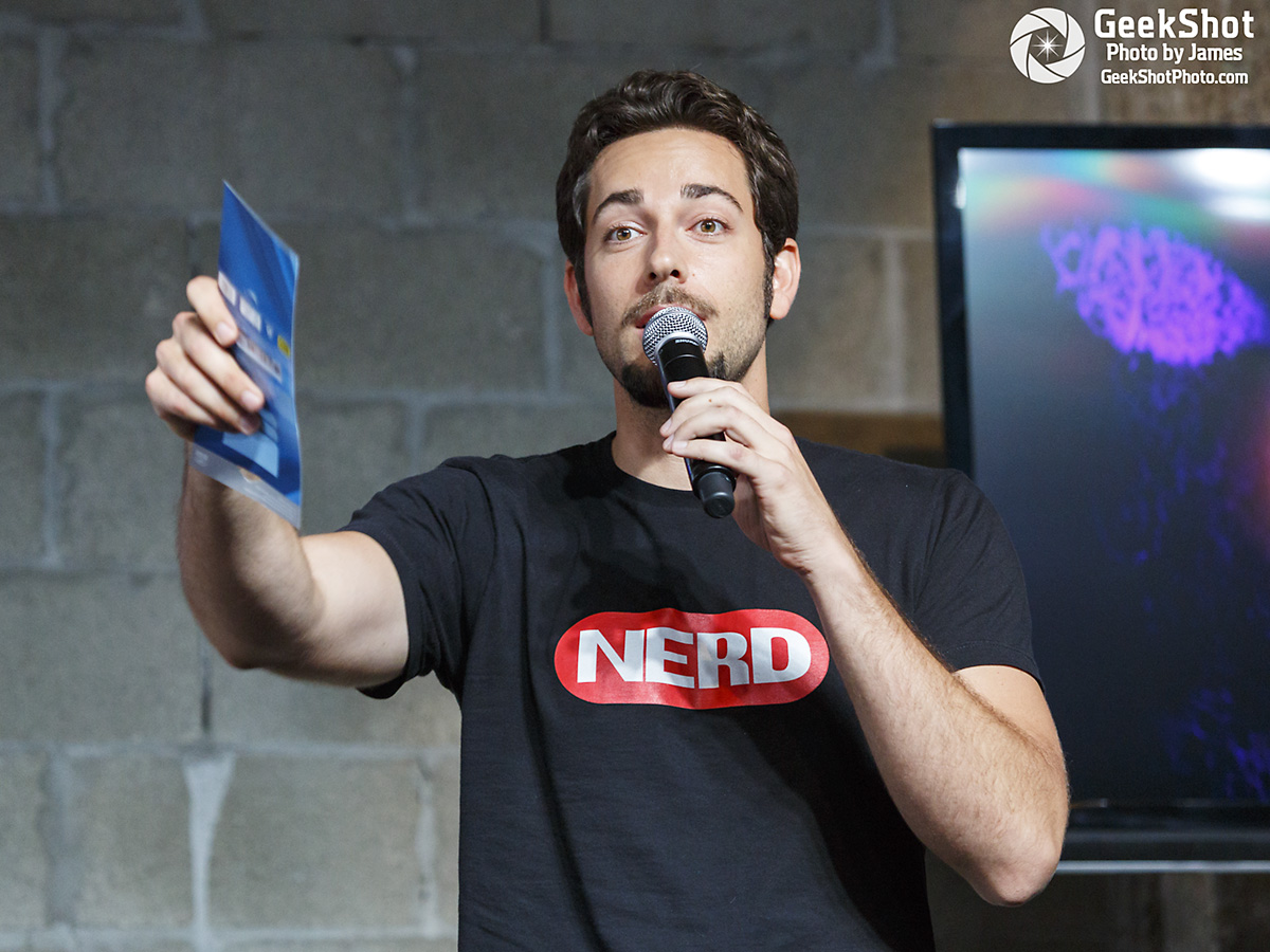 Zachary Levi Zac Zach Nerd HQ Machine 2012 