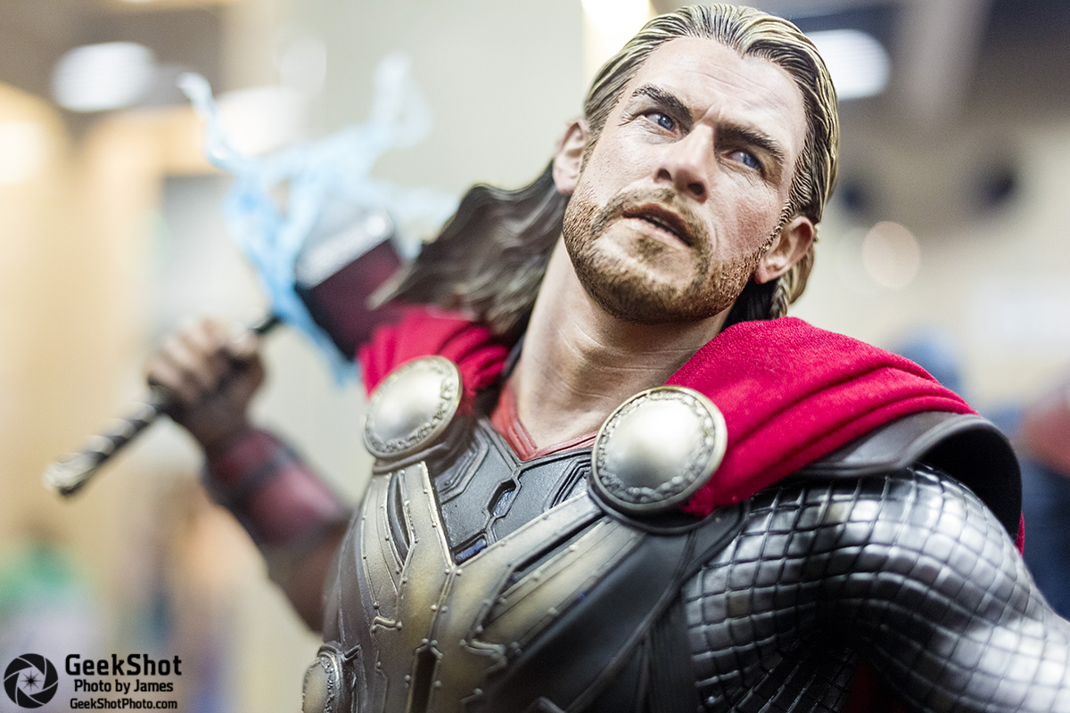 GeekShot Exclusive Series Week 23 - Thor Sideshow Collectibles statue Marvel Comics Chris Hemsworth