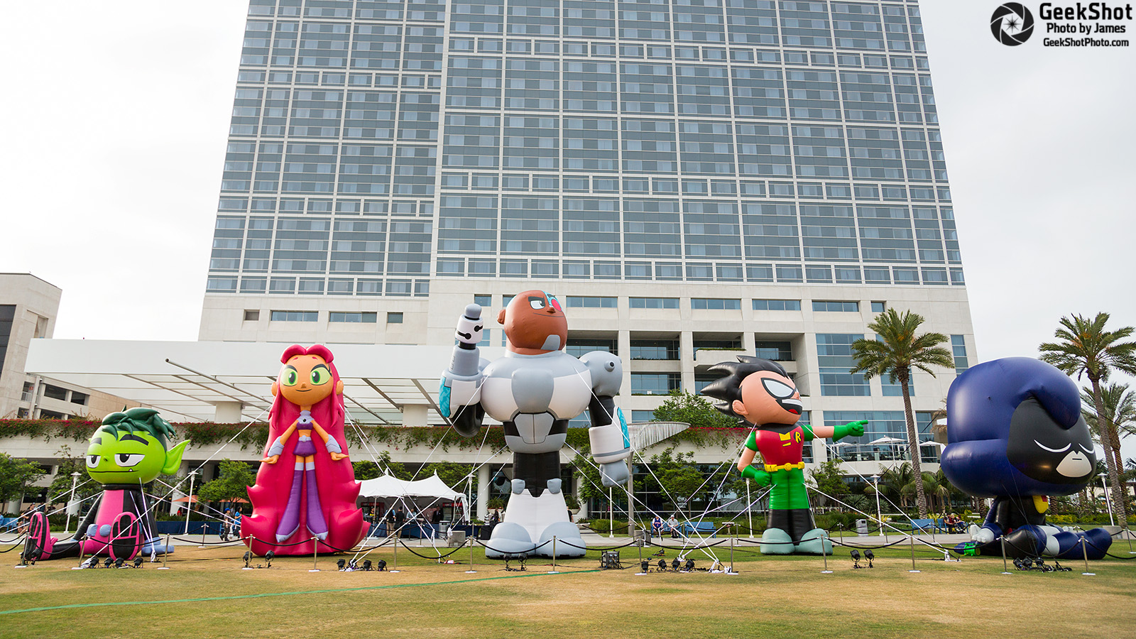 GeekShot Exclusive Series Vol 2 Week 4 - Teen Titans Go lawn Hilton Bayfront