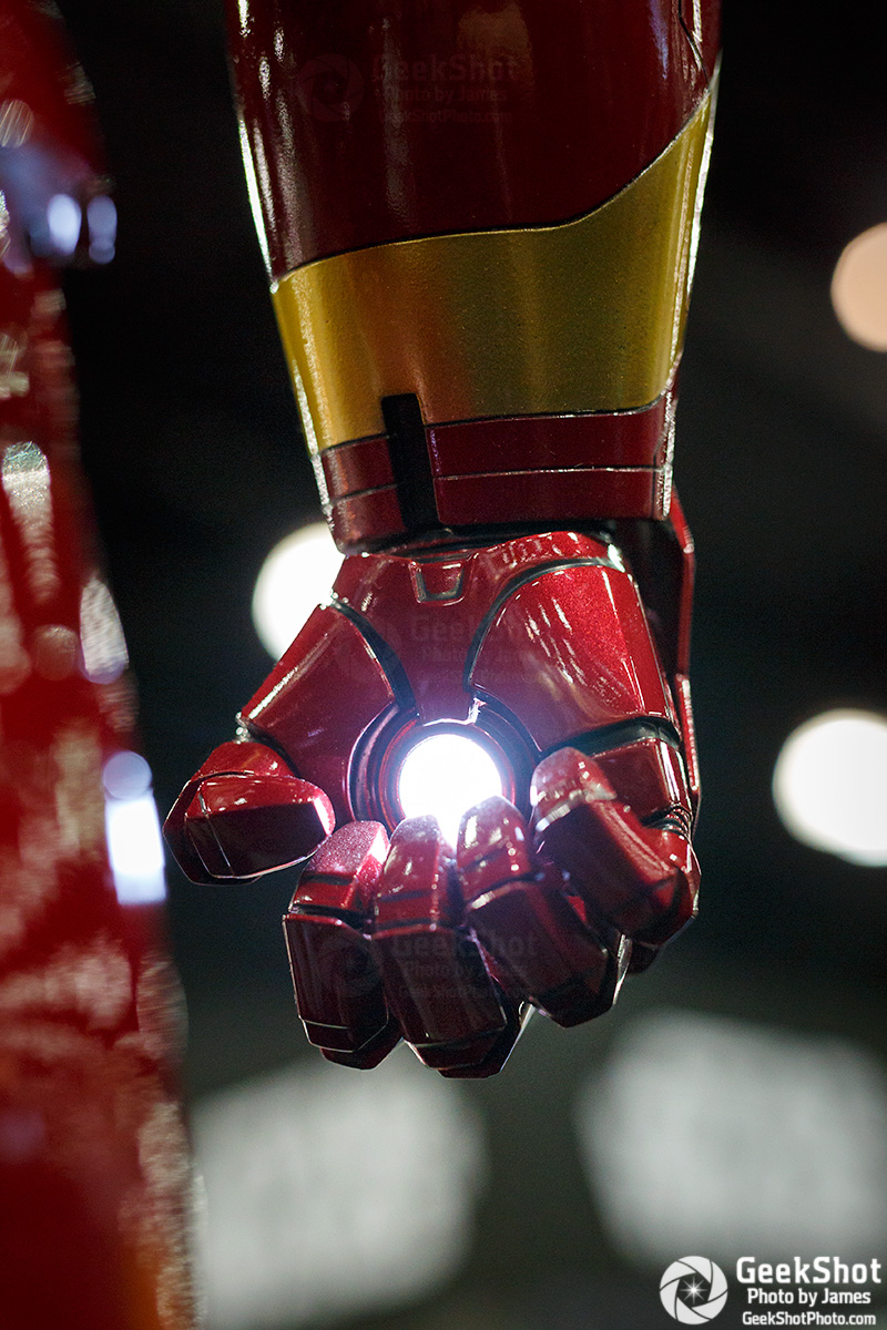 GeekShot Exclusive Photo Series Vol. 3 (Week 11) - Iron Man statue Sideshow Collectibles WonderCon 2016