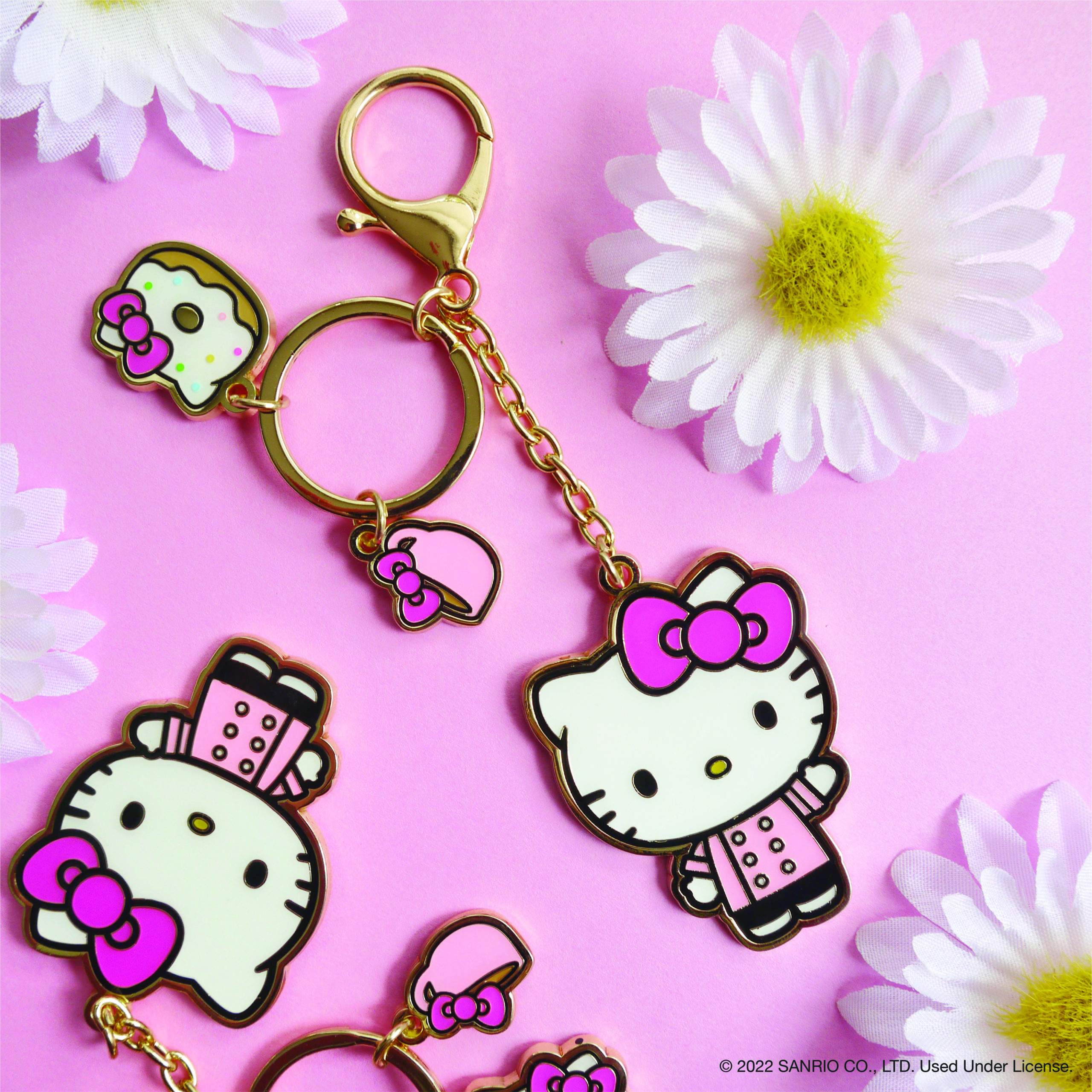 Hello Kitty Cafe Truck 2 Pin Set Sanrio Macaron Chef 2021 SIL-34641