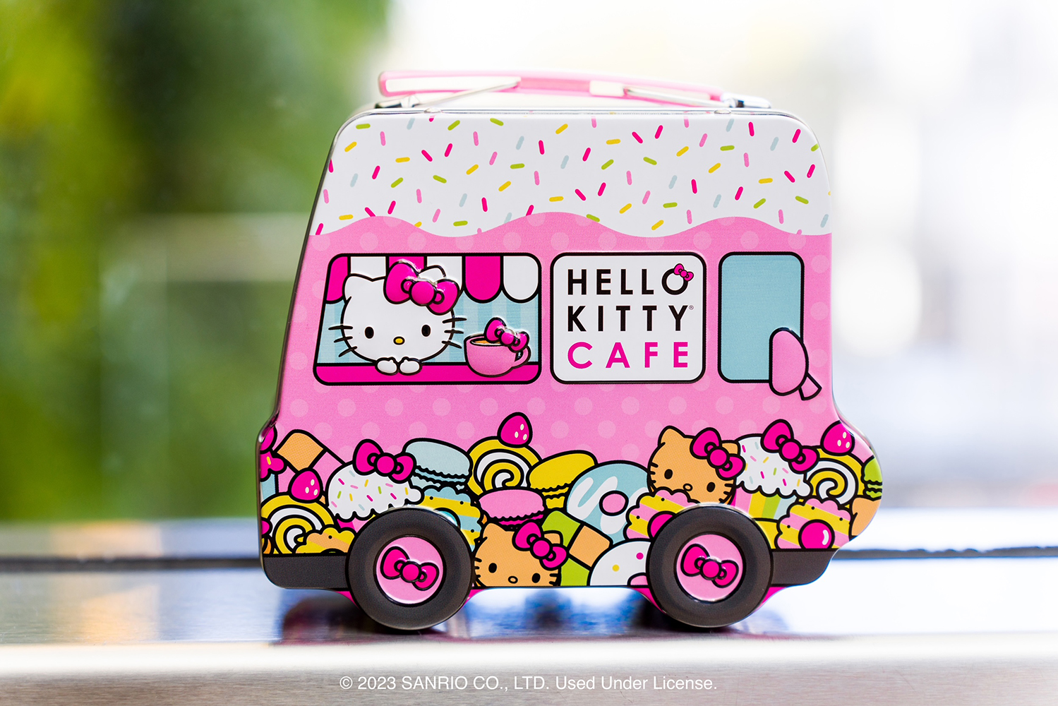 Sweets+Merch Hello Kitty Cafe Truck Will Be Serving Up in El Paso