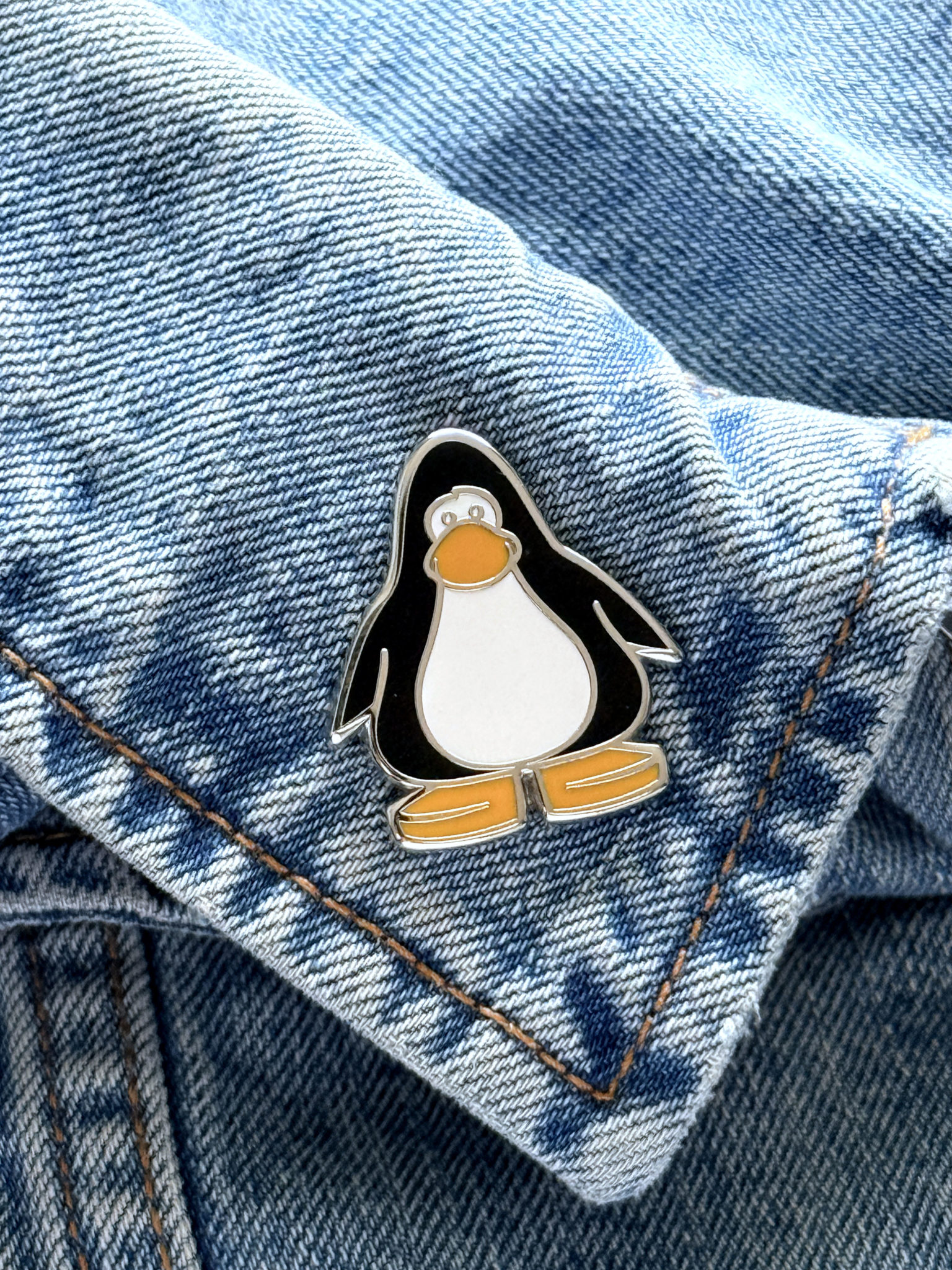 New exclusive added: Yesterdays — Club Penguin Enamel Pin
