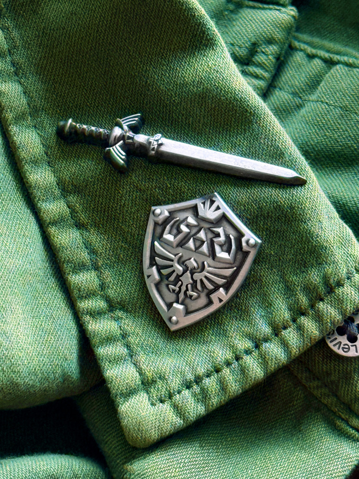 New exclusive added: Yesterdays — Hylian Sword & Shield 2-Pin Set